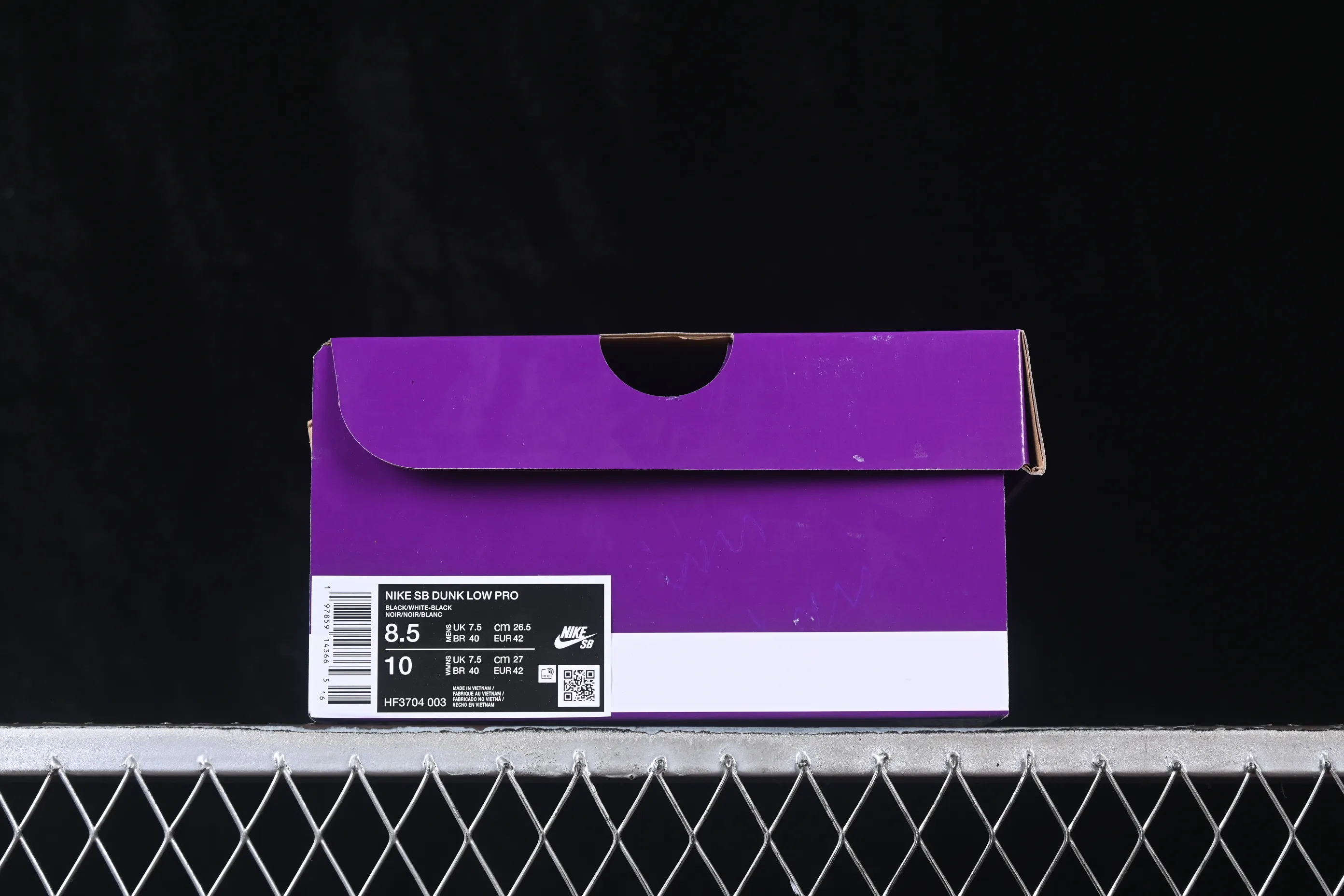 All Categories Nk SB Dunk Series Nk SB Dunk Low Low-top sneakers Foreign trade version Nike SB Dunk Low Raw rubber black and white Full toe layer low-top casual sneakers HF3704-003